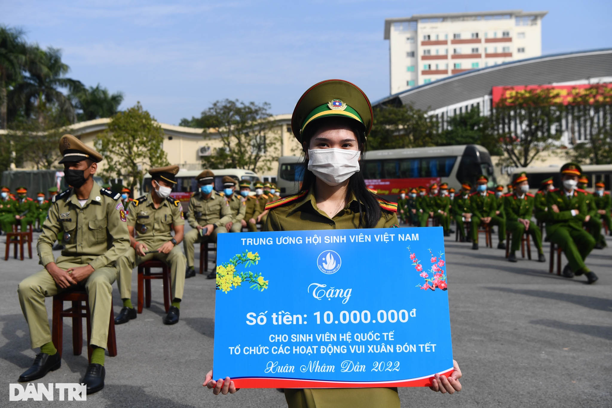 Chuyến xe mùa xuân đưa 300 học viên HV Cảnh sát nhân dân về quê đón Tết - 12 Chuyến xe mùa xuân đưa 300 học viên HV Cảnh sát nhân dân về quê đón Tết - 12