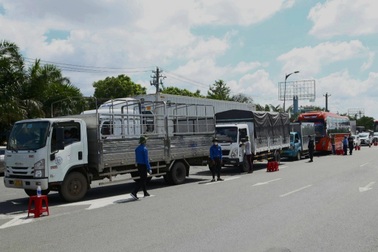 Nhiều tỉnh thành siết chặt quy định phòng dịch trước diễn biến phức tạp