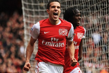 Arsenal “hét giá” 30 triệu bảng cho Van Persie