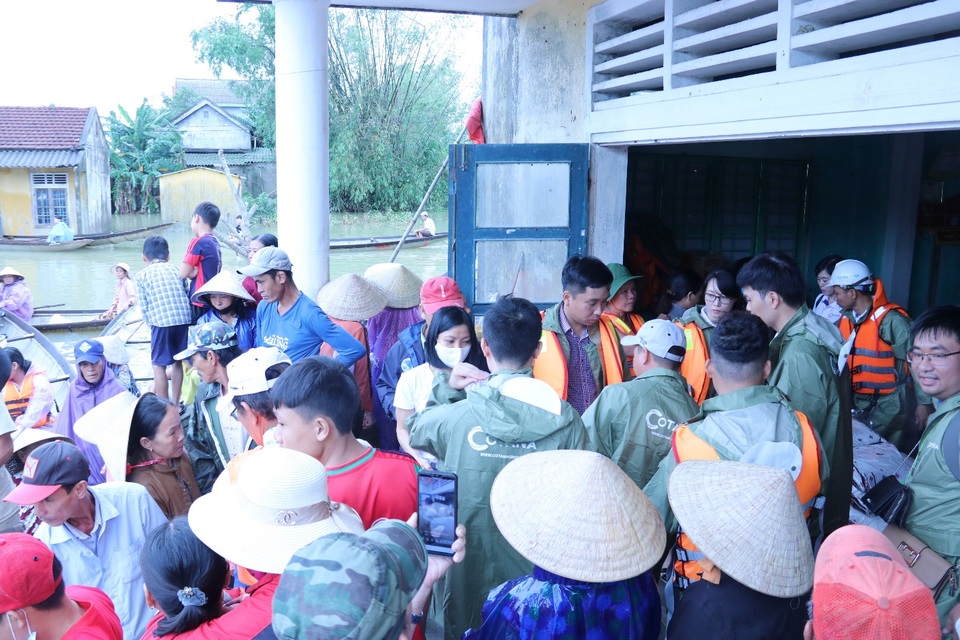 Cotana Group chung tay giúp đỡ đồng bào Thừa Thiên Huế bị lũ lụt - 1 Cotana Group chung tay giúp đỡ đồng bào Thừa Thiên Huế bị lũ lụt - 1