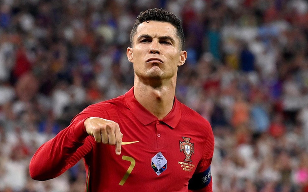 C.Ronaldo gây bão lớn, công khai ủng hộ bài công kích Messi - 3 C.Ronaldo gây bão lớn, công khai ủng hộ bài công kích Messi - 3