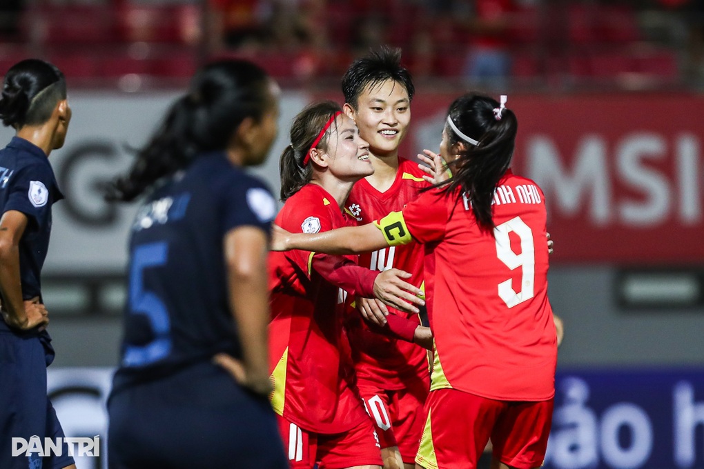 Đội tuyển nữ Việt Nam thắng 6-0 trước tuyển Campuchia - 2 Đội tuyển nữ Việt Nam thắng 6-0 trước tuyển Campuchia - 2
