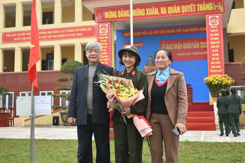 Sáng nay hàng nghìn tân binh lên đường nhập ngũ - 13 Sáng nay hàng nghìn tân binh lên đường nhập ngũ - 13