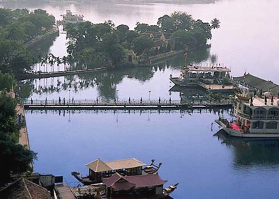 Hội khoa học Lịch sử đề nghị bỏ “trục Thăng Long”