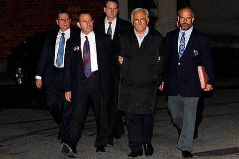 Đường đến nhà giam của Giám đốc IMF