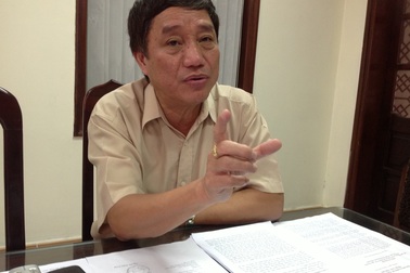 Ông “tuýt còi văn bản” về hưu