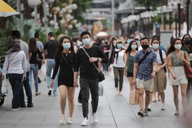 Singapore chuẩn bị mở cửa, số ca Covid-19 tăng kỷ lục