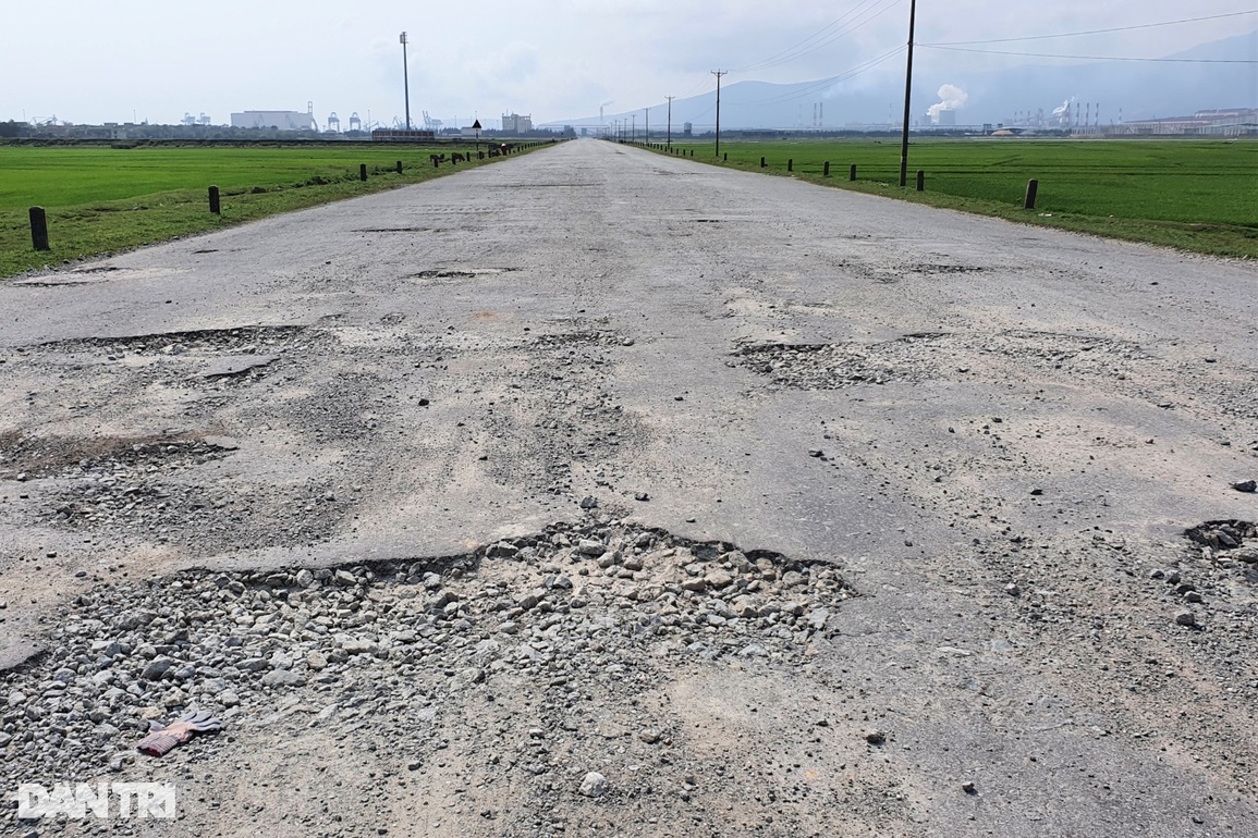 Tuyến đường huyết mạch ở Khu kinh tế Vũng Áng xuống cấp trầm trọng - 3 Tuyến đường huyết mạch ở Khu kinh tế Vũng Áng xuống cấp trầm trọng - 3