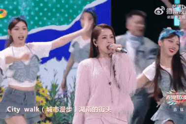 Fan Trung Quốc khen Chi Pu đẹp ngọt ngào, thần thái xuất sắc