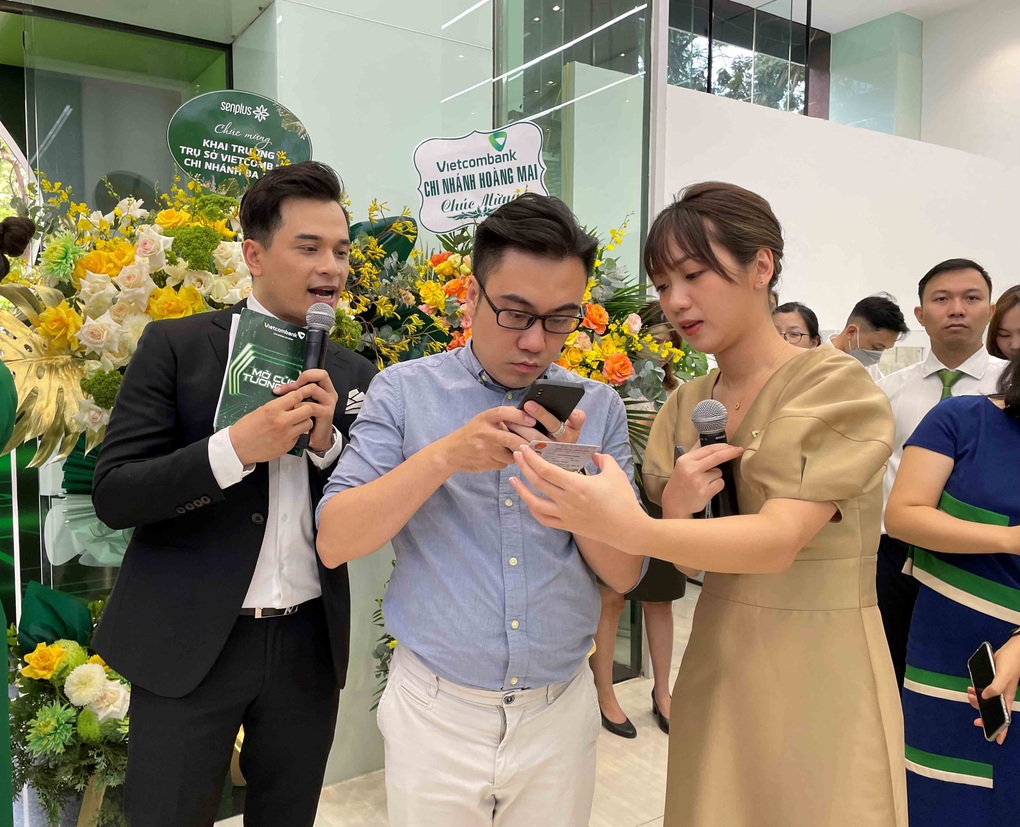 Vietcombank Ba Đình khai trương trụ sở mới, ra mắt chuỗi trải nghiệm ngân hàng số - 2 Vietcombank Ba Đình khai trương trụ sở mới, ra mắt chuỗi trải nghiệm ngân hàng số - 2
