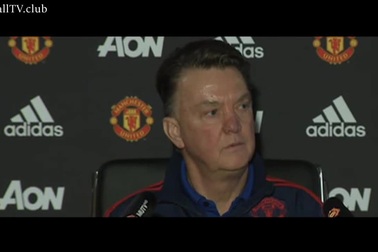 Van Gaal bỏ họp báo giữa chừng