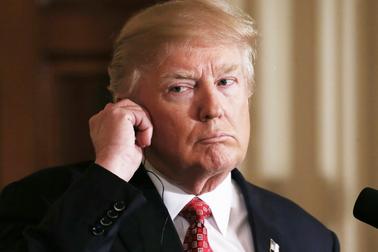 Hơn 100 nghị sĩ đòi kiện Tổng thống Trump vì xung đột lợi ích