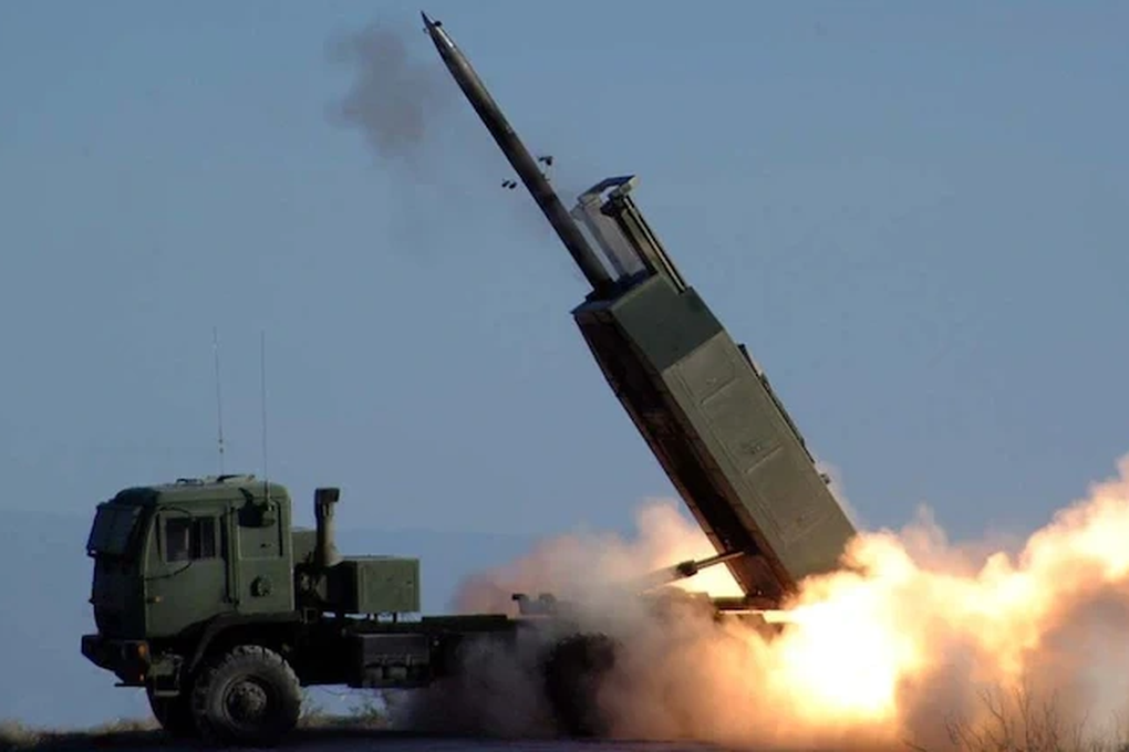Ukraine nói phá hủy 50 kho đạn của Nga bằng hỏa thần HIMARS - 1 Ukraine nói phá hủy 50 kho đạn của Nga bằng hỏa thần HIMARS - 1