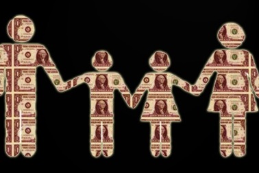 Ngân hàng và điểm nhạy cảm “sở hữu chéo”, “gia đình trị”