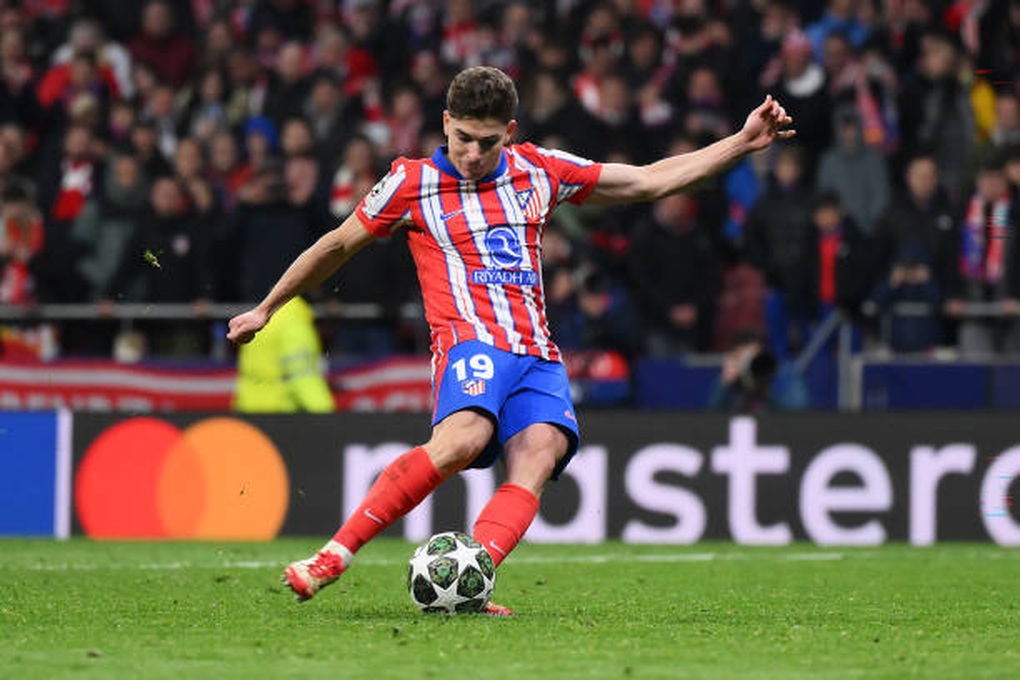 Tranh cãi tình huống Alvarez đá hỏng phạt đền khiến Atletico bị loại - 1 Tranh cãi tình huống Alvarez đá hỏng phạt đền khiến Atletico bị loại - 1