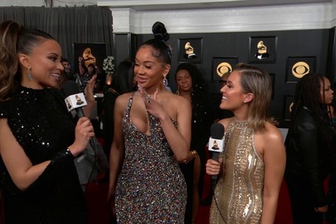 Saweetie quyến rũ dự Grammy