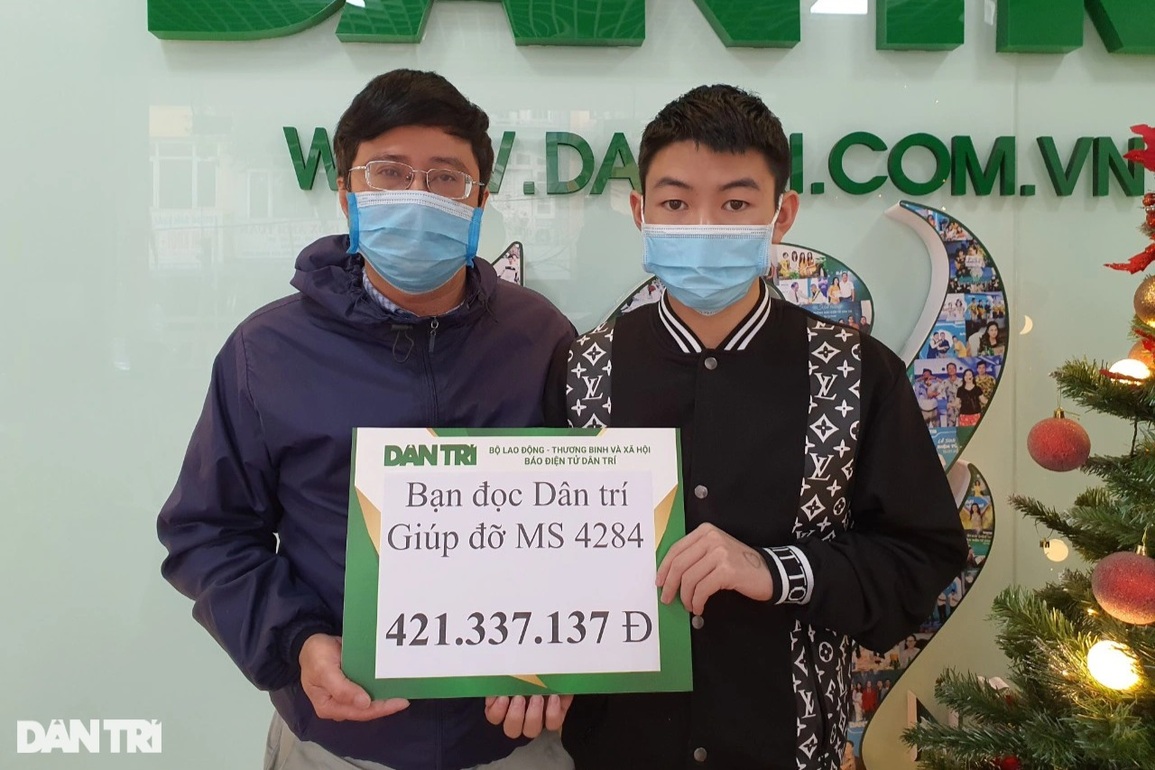 Bạn đọc giúp đỡ cậu bé người Dao làm phụ hồ nuôi em gái hơn 700 triệu đồng - 1 Bạn đọc giúp đỡ cậu bé người Dao làm phụ hồ nuôi em gái hơn 700 triệu đồng - 1