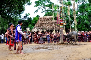 Quy hoạch xây dựng làng truyền thống Cơtu phục vụ du lịch