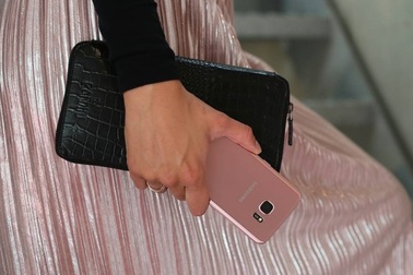 Màu sắc nào tôn vinh nét nữ quyền của nàng?