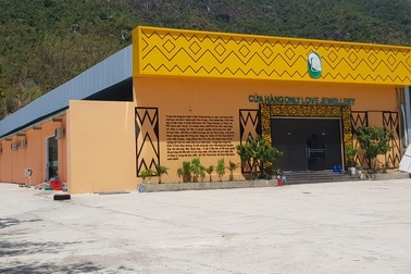 Khánh Hòa quyết tháo dỡ 7 showroom sai phạm chuyên đón khách Trung Quốc