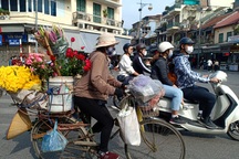 Lương giáp Tết 300.000 đồng/ngày, tố cáo trục lợi được thưởng 10 triệu đồng