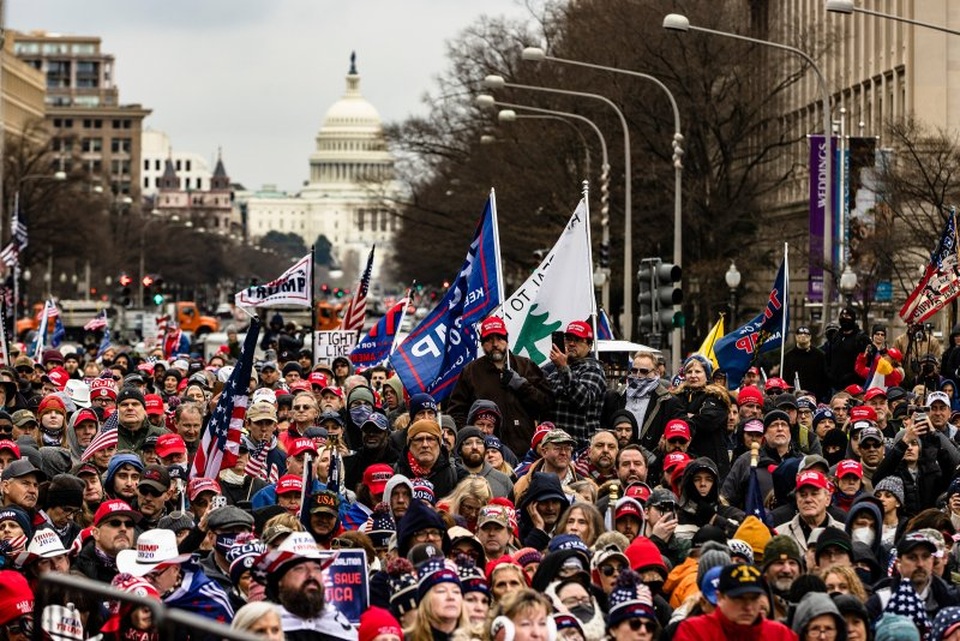 Biển người ủng hộ Trump đổ về, thủ đô Washington cấp tập ngăn bạo loạn - 1 Biển người ủng hộ Trump đổ về, thủ đô Washington cấp tập ngăn bạo loạn - 1