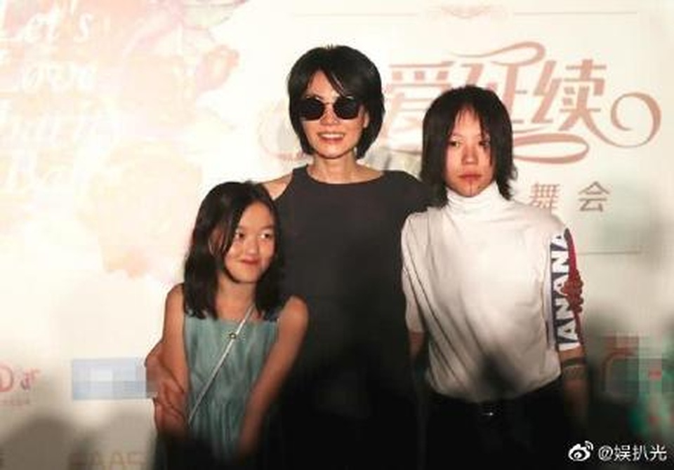 Lý Yên: Cô con gái 15 tuổi sành điệu, sở hữu chiều cao 173 cm của Vương Phi - 13 Lý Yên: Cô con gái 15 tuổi sành điệu, sở hữu chiều cao 173 cm của Vương Phi - 13