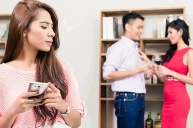 Vừa nhìn thấy bạn trai của chị hàng xóm, tôi lập tức có ý đồ đen tối