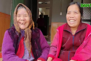 Câu chuyện “cổ tích” về người đàn bà gần nửa thế kỷ mang hàm răng “kỳ dị”