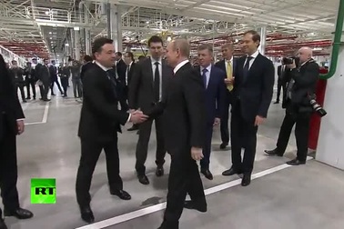 Siêu xe của Tổng thống Putin gây chú ý tại nhà máy Mercedes