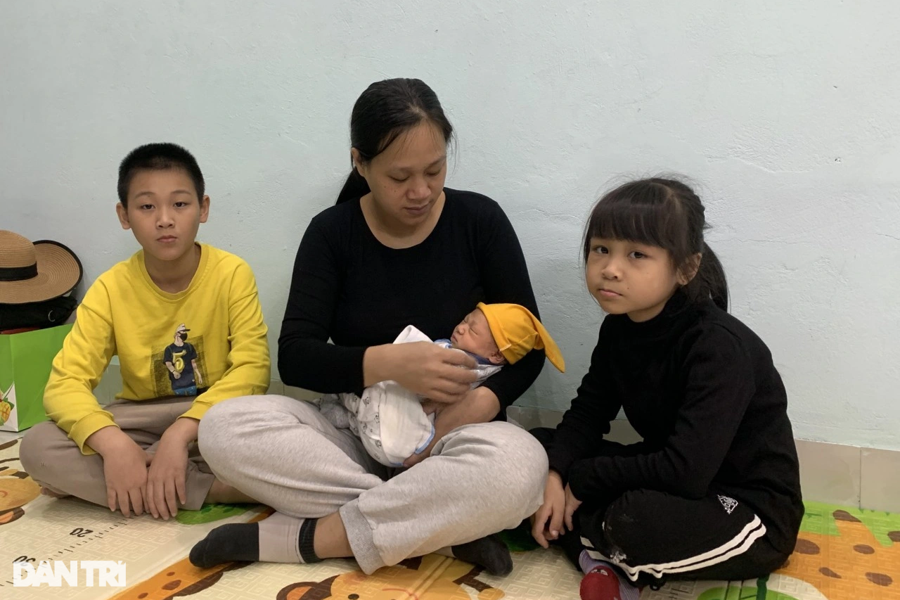 Bapa dalam keadaan kritikal akibat melecur elektrik, tidak dapat melihat muka bayi yang baru lahir - 5 Người cha nguy kịch vì bỏng điện, chưa kịp nhìn mặt con mới sinh - 5