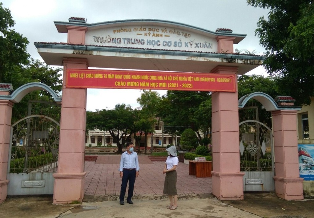Phó hiệu trưởng nhiều tháng không đến trường làm việc - 1 Phó hiệu trưởng nhiều tháng không đến trường làm việc - 1