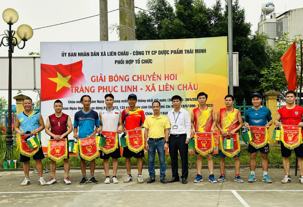 Tràng Phục Linh PLUS phối hợp tổ chức giải bóng chuyền hơi tại Vĩnh Phúc - 4 Tràng Phục Linh PLUS phối hợp tổ chức giải bóng chuyền hơi tại Vĩnh Phúc - 4