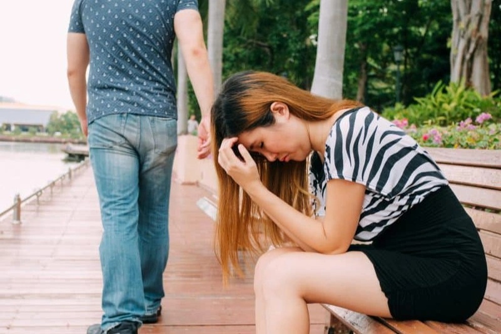 Phản bội chồng 20 năm, tôi có nên thú nhận? - 1 Phản bội chồng 20 năm, tôi có nên thú nhận? - 1