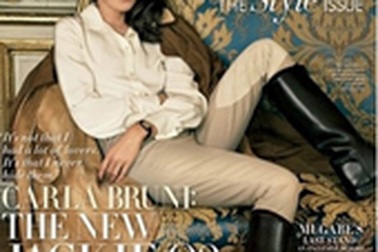 Tổng thống Pháp Sarkozy không phiền lòng vì ảnh "nuy" cũ của vợ