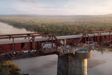 Sửng sốt với khách sạn xa hoa xây dựng ngay trên đường ray xe lửa cũ