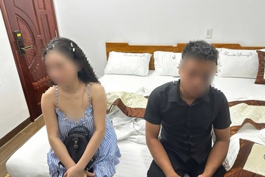 Bắt quả tang "phi công" mua dâm phụ nữ 36 tuổi trong khách sạn