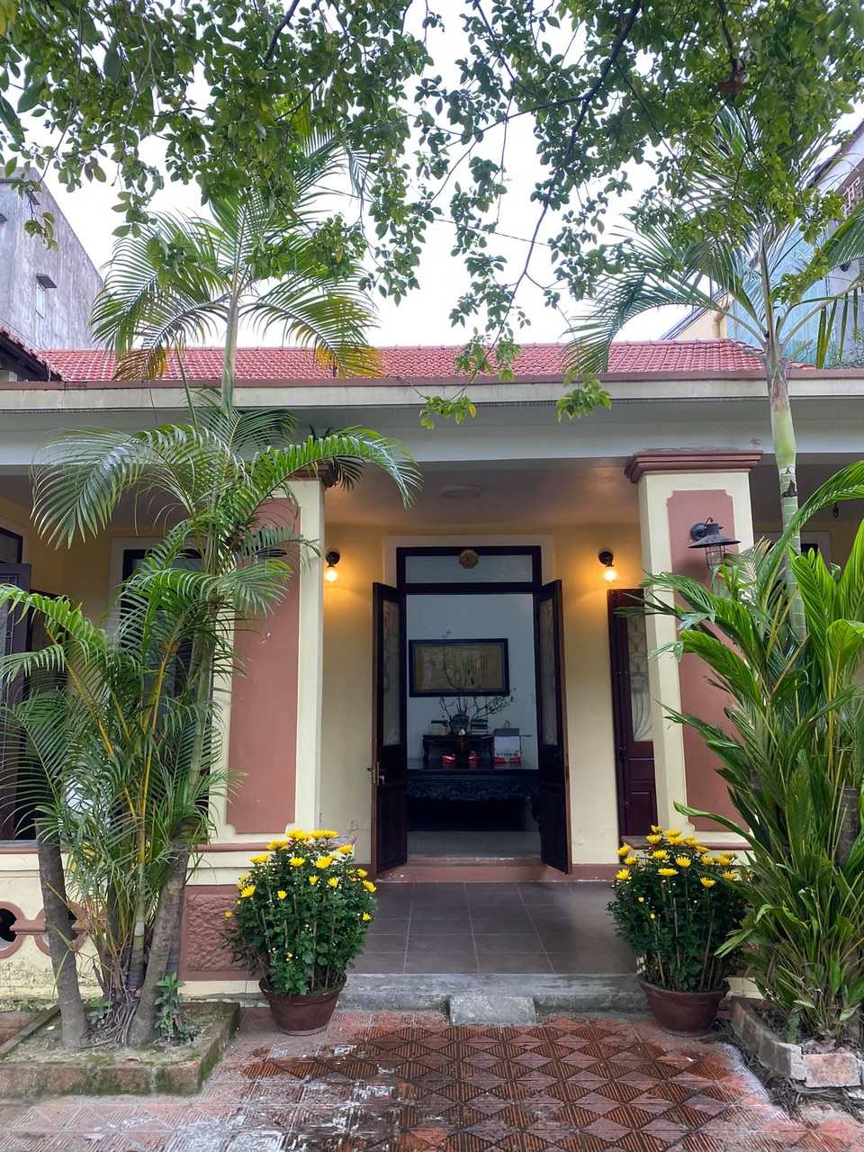 Ngắm dinh thự 21 tỷ của Long Nhật ở Huế trang trí hoành tráng đón năm mới - 1 Ngắm dinh thự 21 tỷ của Long Nhật ở Huế trang trí hoành tráng đón năm mới - 1