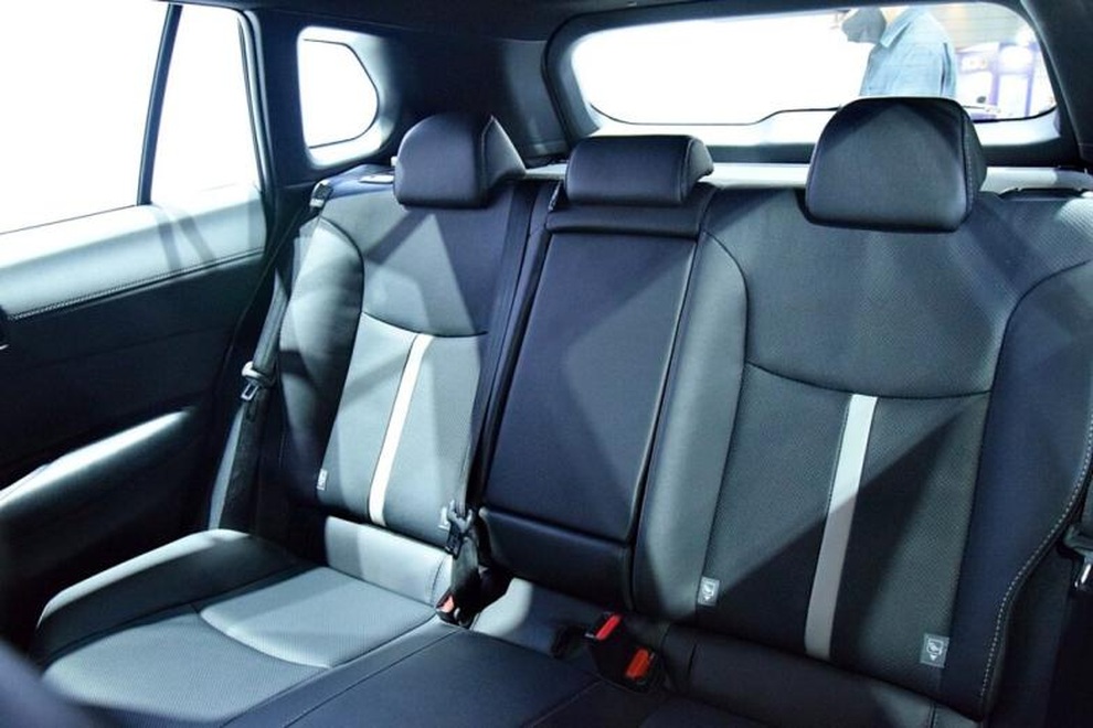 Xem trước Corolla Cross 2022 bản thể thao có thể về Việt Nam trong năm sau - 12 Xem trước Corolla Cross 2022 bản thể thao có thể về Việt Nam trong năm sau - 12