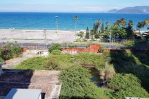 "Đất vàng" triệu đô ven biển Nha Trang bỏ hoang nhiều năm