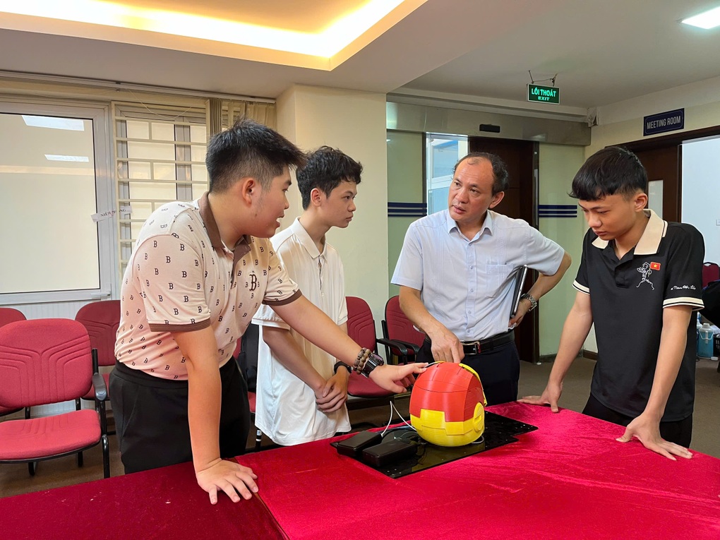 Sinh viên nghiên cứu khoa học bứt tốc, tăng gấp 3 lần sau 3 năm - 1 Sinh viên nghiên cứu khoa học bứt tốc, tăng gấp 3 lần sau 3 năm - 1
