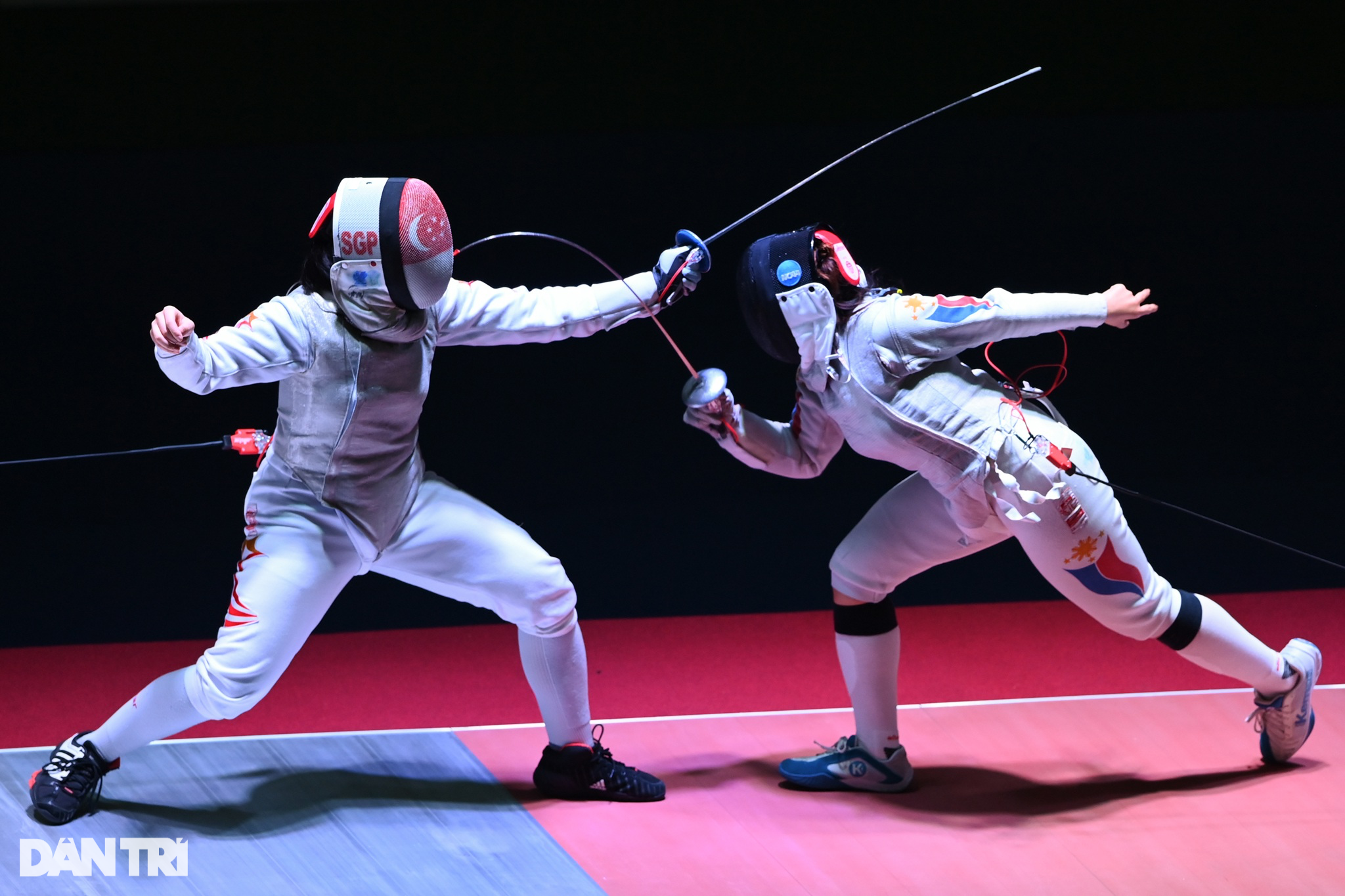 Ngắm những đường kiếm sáng loáng nhanh như điện tại SEA Games 31 - 4 Ngắm những đường kiếm sáng loáng nhanh như điện tại SEA Games 31 - 4