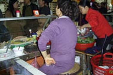 Chợ thị trấn Sóc Sơn bị đóng cửa