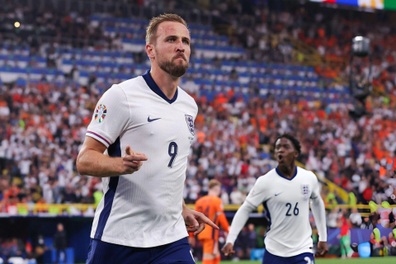 Gary Neville: "Tây Ban Nha sợ khả năng ghi bàn của Harry Kane"