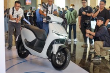 Honda CUV e: - Thuê xe máy điện mỗi tháng 1,5 triệu đồng là đắt hay rẻ?