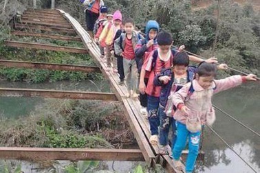 Vụ cầu treo “rụng” gần hết: Tổng cục Đường bộ nói gì?