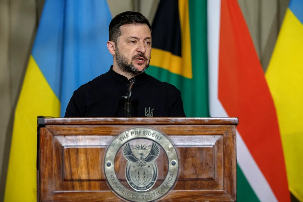 Ông Zelensky: Việc Ukraine sẵn sàng đàm phán đã là thỏa hiệp lớn với Nga - 1 Ông Zelensky: Việc Ukraine sẵn sàng đàm phán đã là thỏa hiệp lớn với Nga - 1