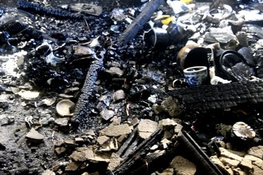 Nhà cháy trong lúc cả gia đình đang nghỉ trưa