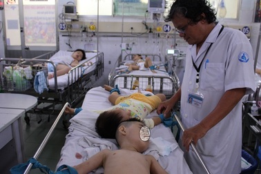 Dịch sởi đang “nóng”, sốt siêu vi đe dọa cộng đồng