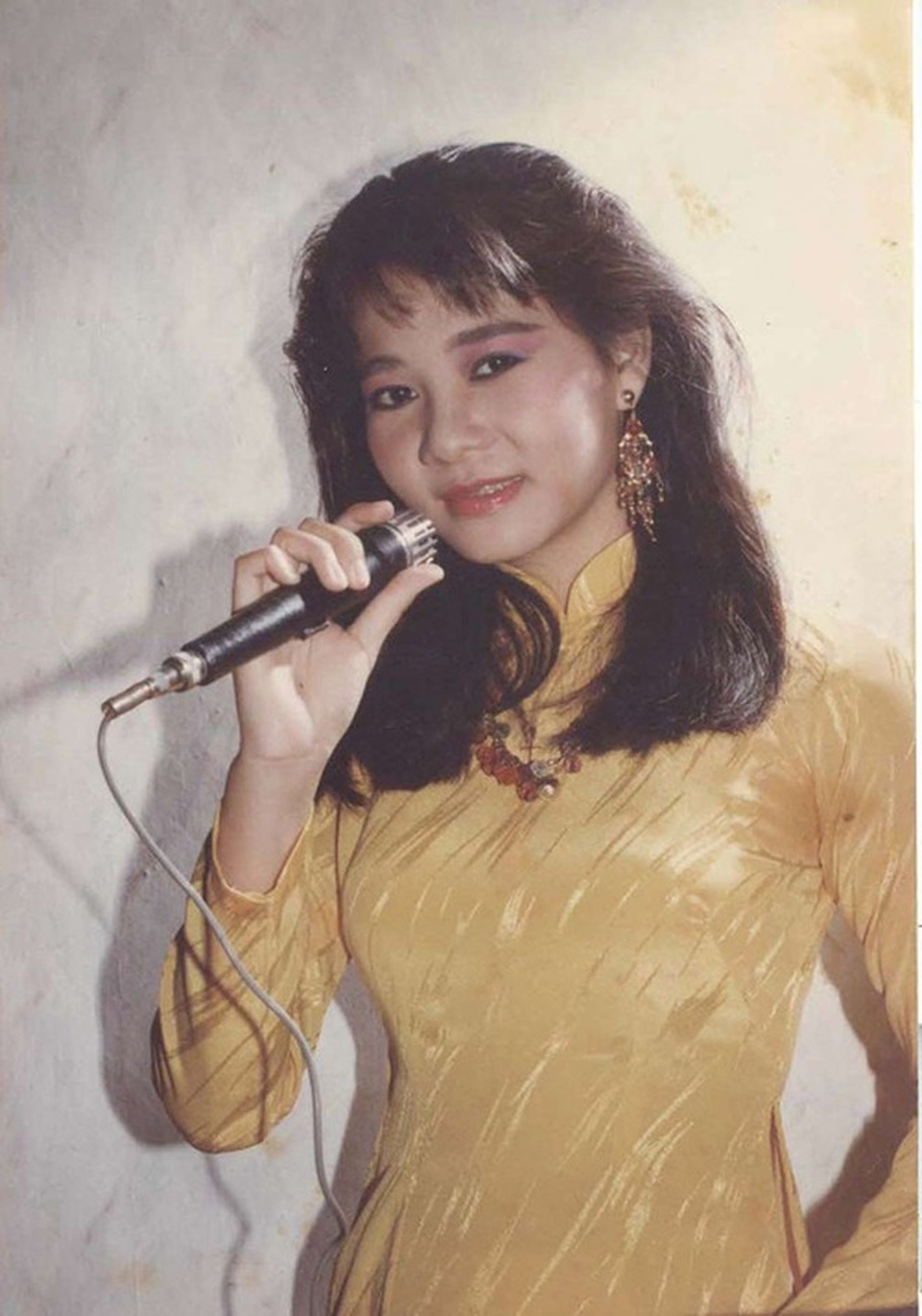 Thu Minh từng suýt bị chết cháy, được chị gái xông vào biển lửa cứu - 5 Thu Minh từng suýt bị chết cháy, được chị gái xông vào biển lửa cứu - 5